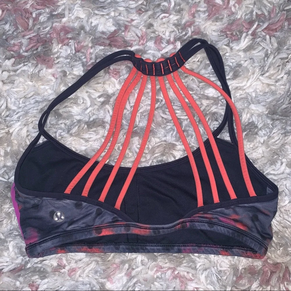 Lululemon sports bra - Picture 3 of 3